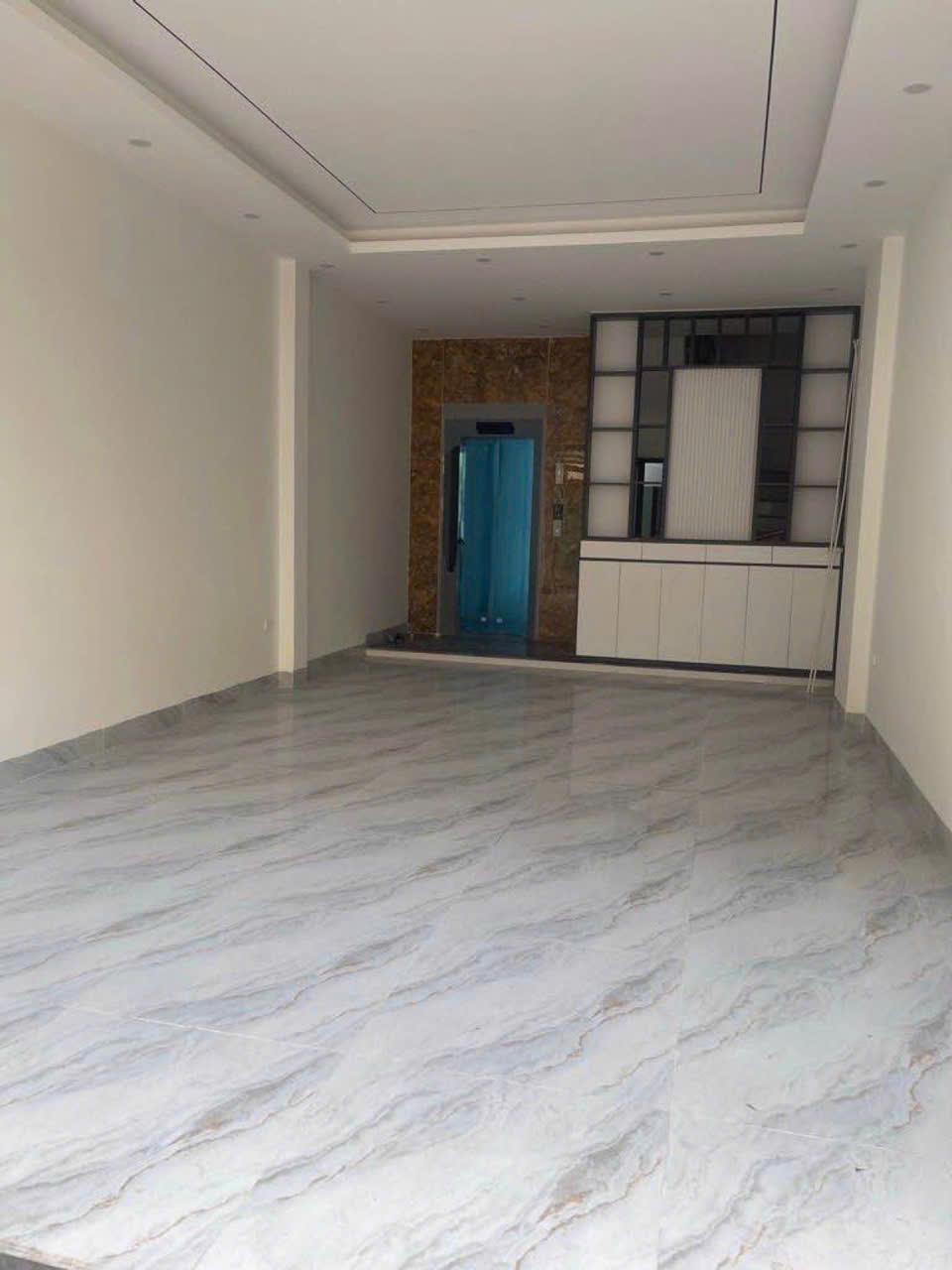 🔥 55M2 NHÀ ĐẸP THẠCH BÀN – FULL NỘI THẤT – GARA Ô TÔ – THANG MÁY 🔥