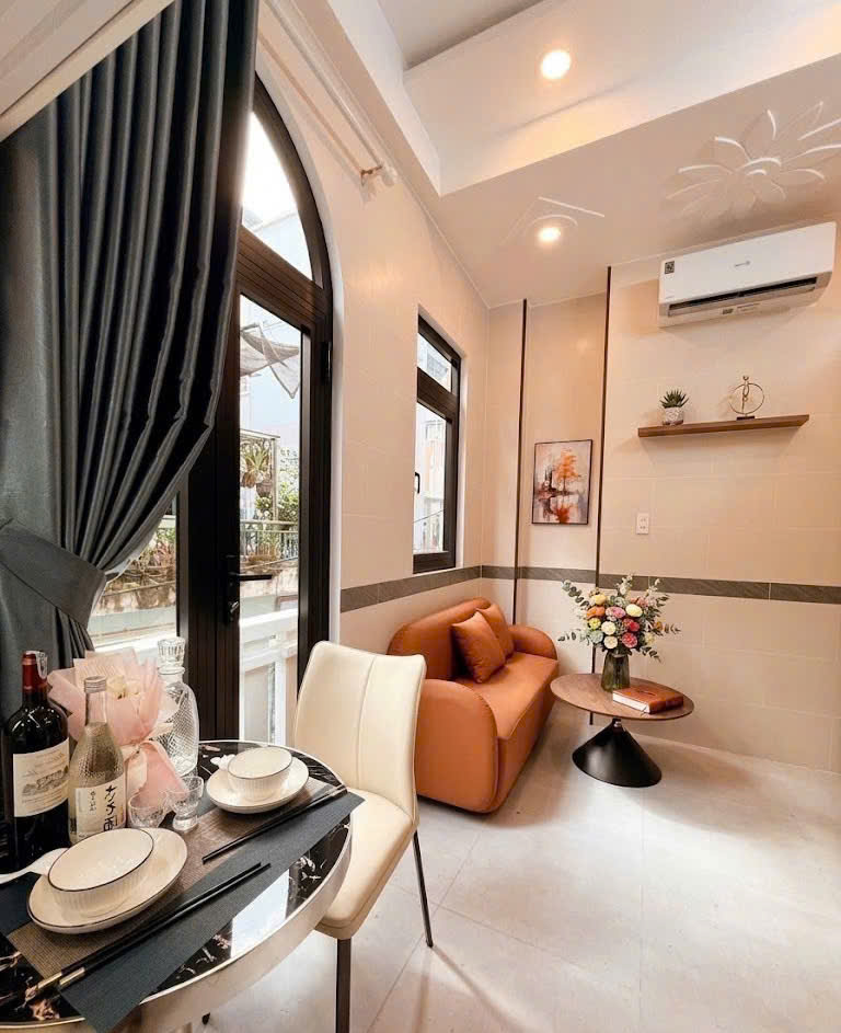 CHDV Quận Phú Nhuận , Duy Tân , 90 m2 , Doanh thu 1.2 tỷ , 18.5 tỷ