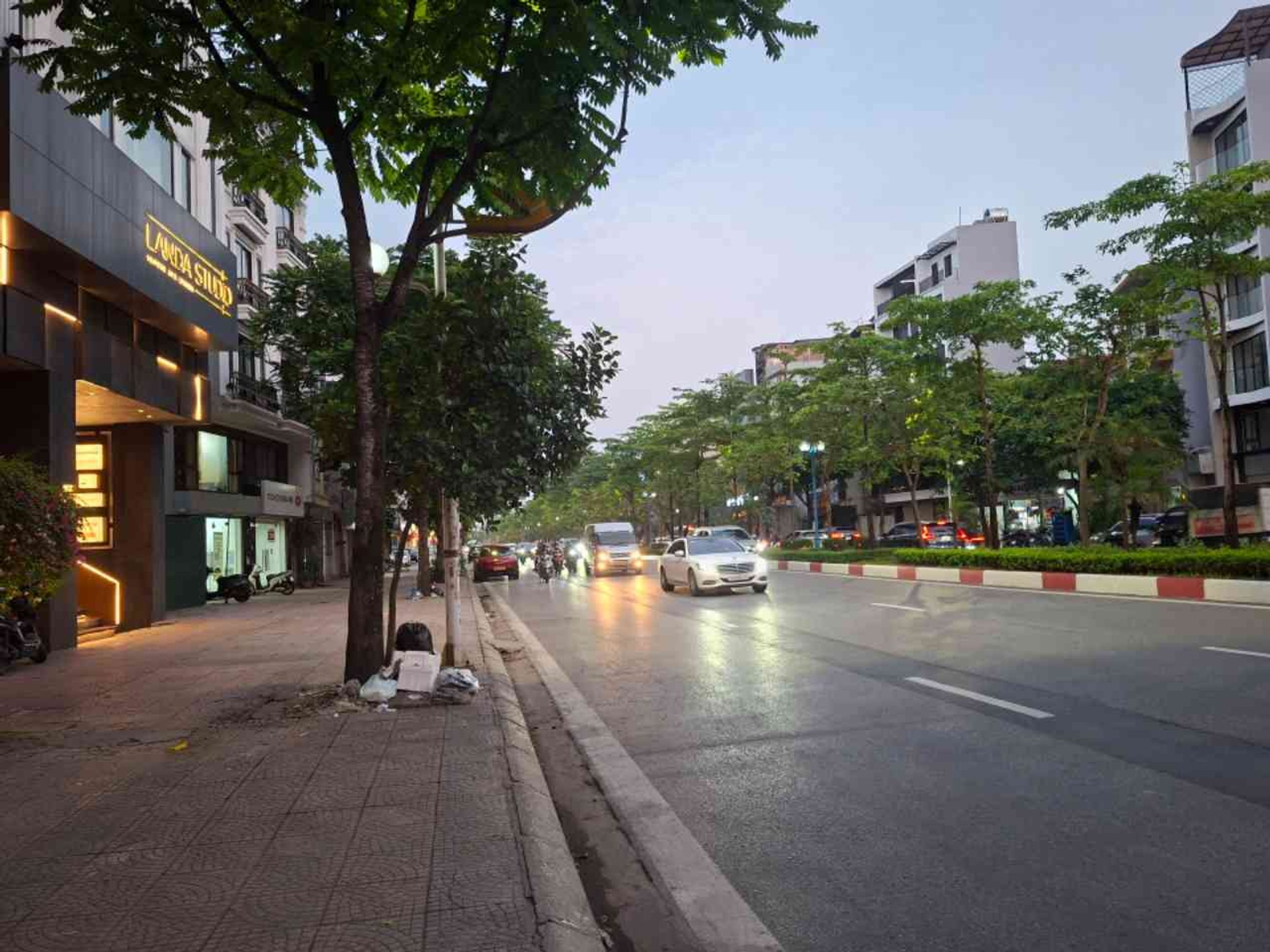 BÁN NHÀ MẶT PHỐ CỔ LINH 90M2- 4 TẦNG- KINH DOANH ĐỈNH- HƠN 30 TỶ