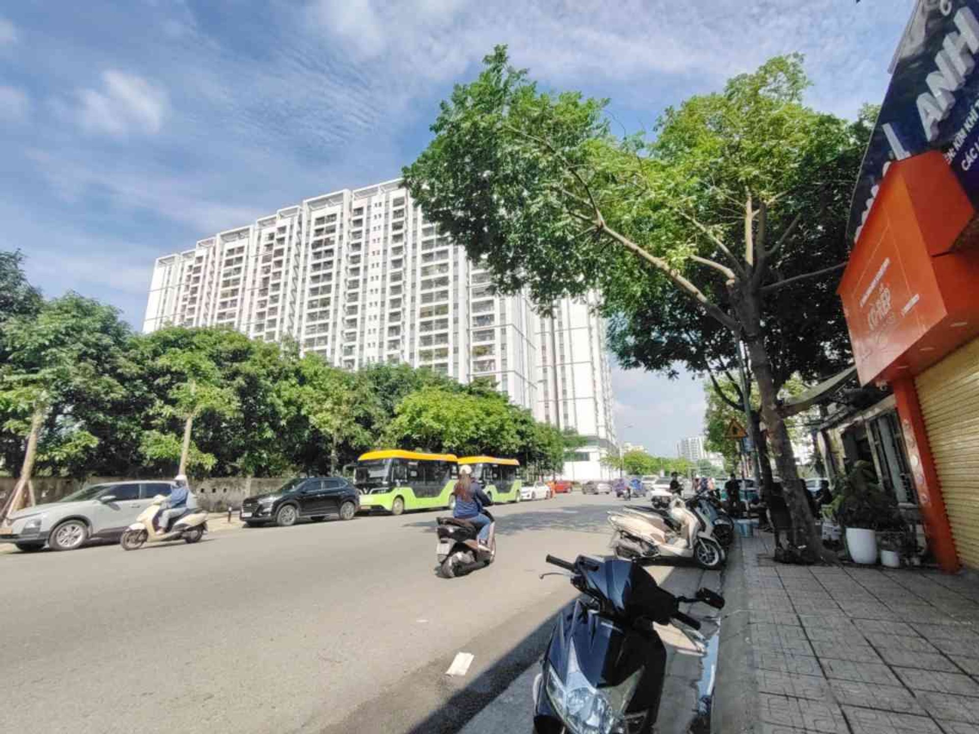 BÁN NHÀ MP NGUYỄN LAM 73M2- MT 7.5M- SÁT VINHOMES – HƠN 30 TỶ