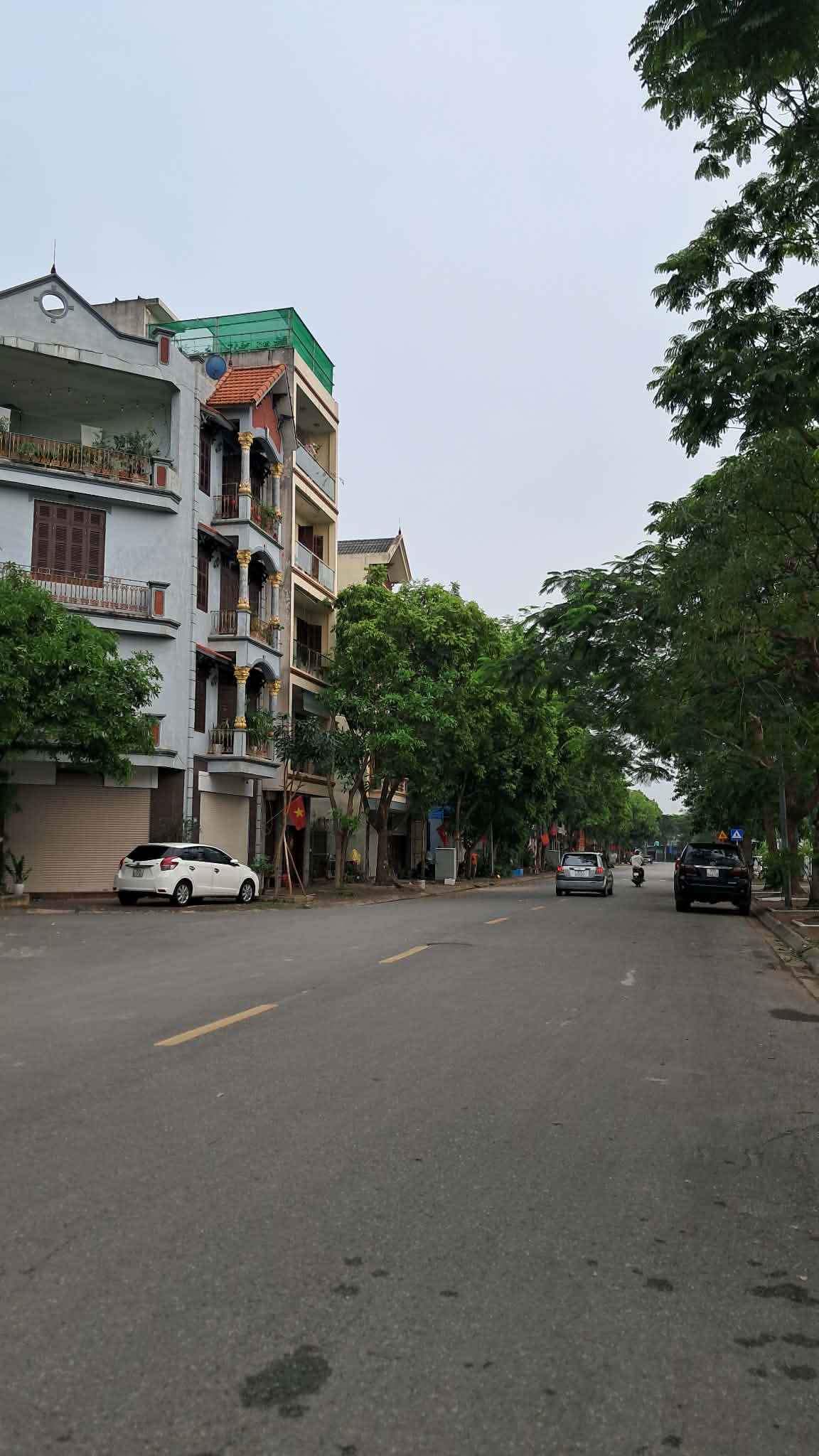 BÁN ĐẤT MP PHÚC LỢI 86M2- LÔ GÓC- VỈA HÈ – VIEW VINHOMERIVERSIDE- 30 TỶ