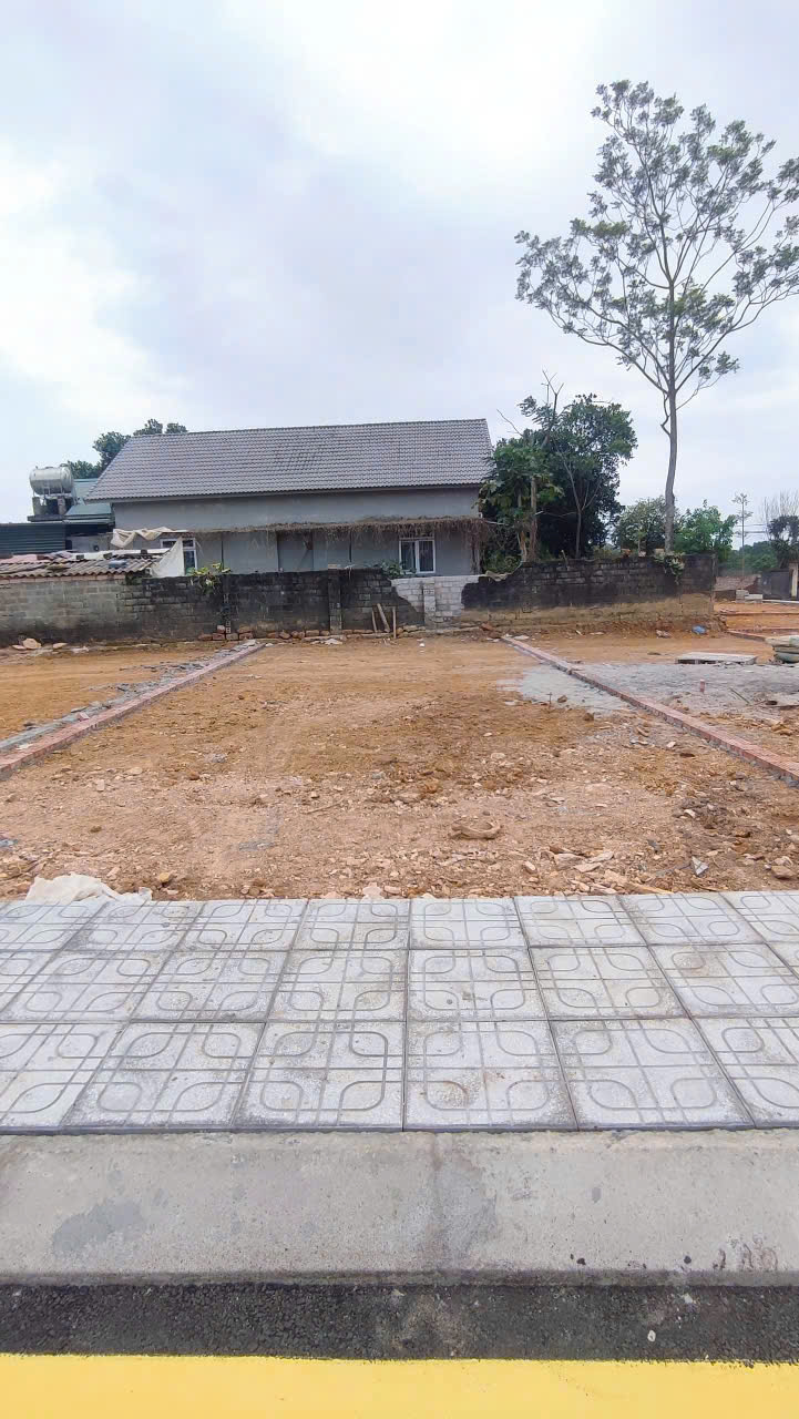 Duy nhất 1 lô 106m2 đất thổ cư Hòa Lạc vị trí kinh doanh.