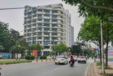 nhà lô góc mặt phố Long Biên, 75m x 5 tầng, MT 19m, gần bệnh viện Tâm Anh
