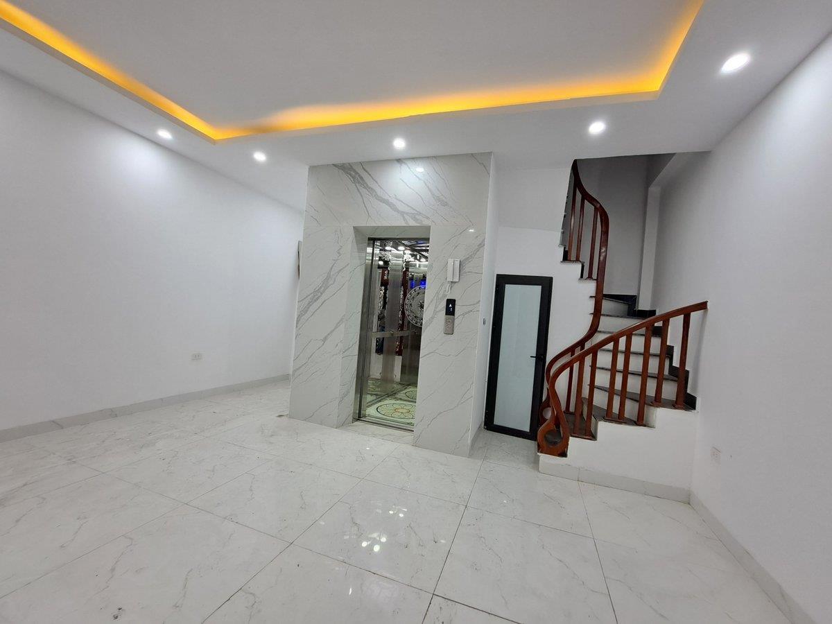 SIÊU PHẨM – TRUNG TÂM ĐỐNG ĐA – 6 TẦNG THANG MÁY MỚI TINH – HAI THOÁNG – GẦN Ô TÔ VÀI BƯỚC CHÂN RA VƯỜN HOA TRẦN QUANG DIỆU