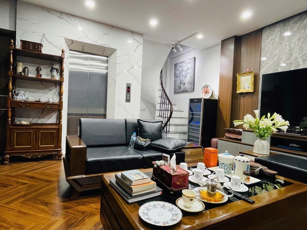 BÁN NHÀ NGUYỄN VĂN CỪ, LONG BIÊN 45M2- Ô TÔ TRÁNH- Ở SƯỚNG- HƠN 20 TỶ