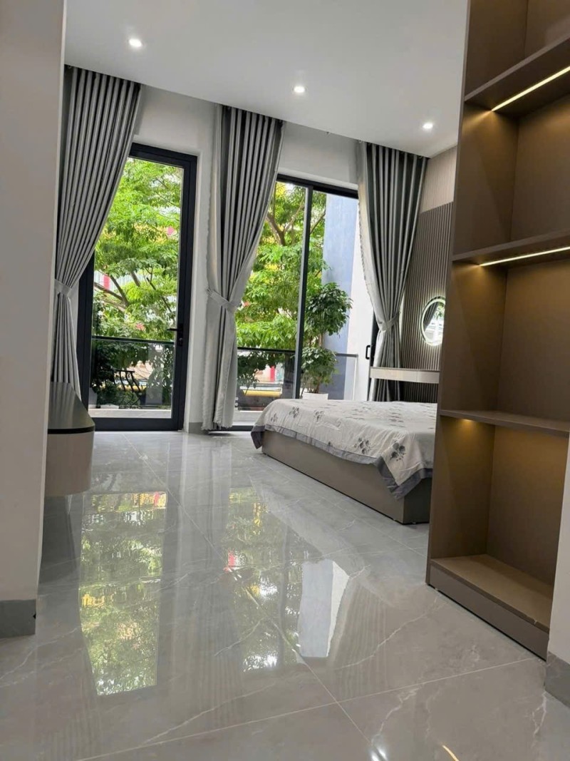 Siêu Phẩm Mặt Tiền Lê Độ 82m2 Nhà 3 Tầng 5 Phòng Ngủ Giá 16.6 Tỷ