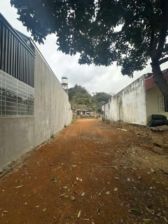Cần Tiền Xây Nhà Bán gấp lô đất 90m2 ngay mặt trục chính Tân Xã giá 3tỷ5 ôtô đỗ cửa tại Hoà Lạc sát cổng đại học FPT