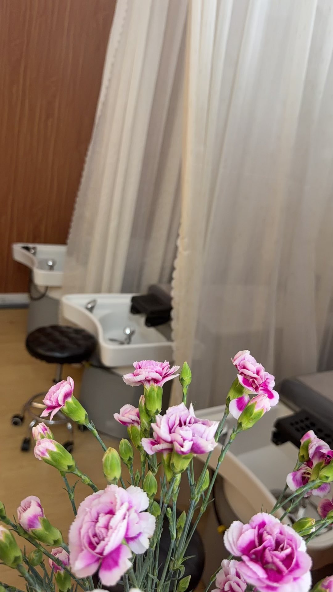 CHÍNH CHỦ SANG NHƯỢNG TIỆM NAIL GỘI ĐÂU DƯỠNG SINH CÓ PHÒNG NGỦ LẠI TẠI HỒ CHÍ MINH