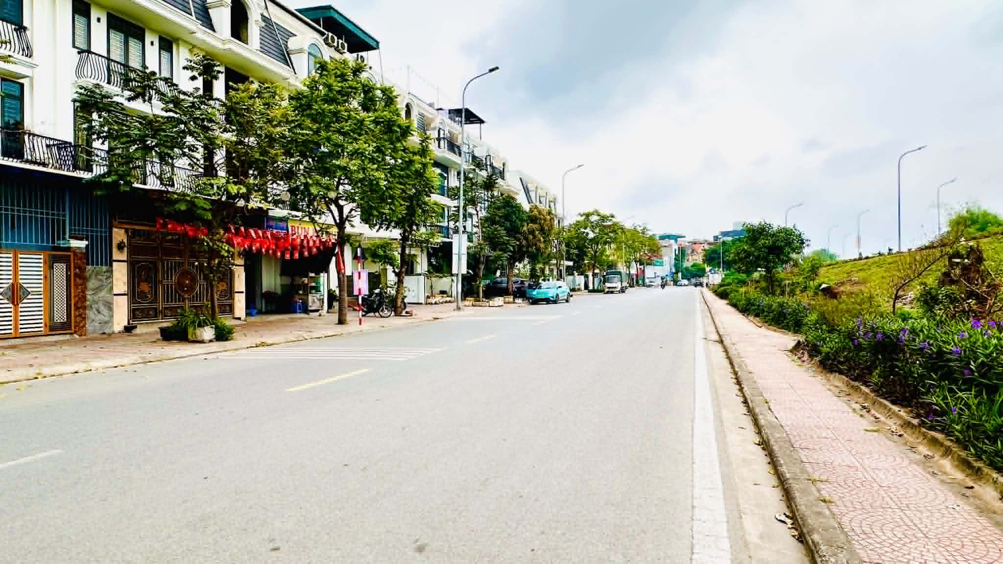 Liền kề Vỹ Yến, 77m, mặt tiền 7m, 3 thoáng, ôtô dừng đỗ ngày đêm