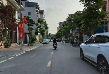 BÁN ĐẤT MẶT PHỐ LONG BIÊN 61M2- MT 4.2M- HÀNG XÓM VINHOMES- 15.9 TỶ