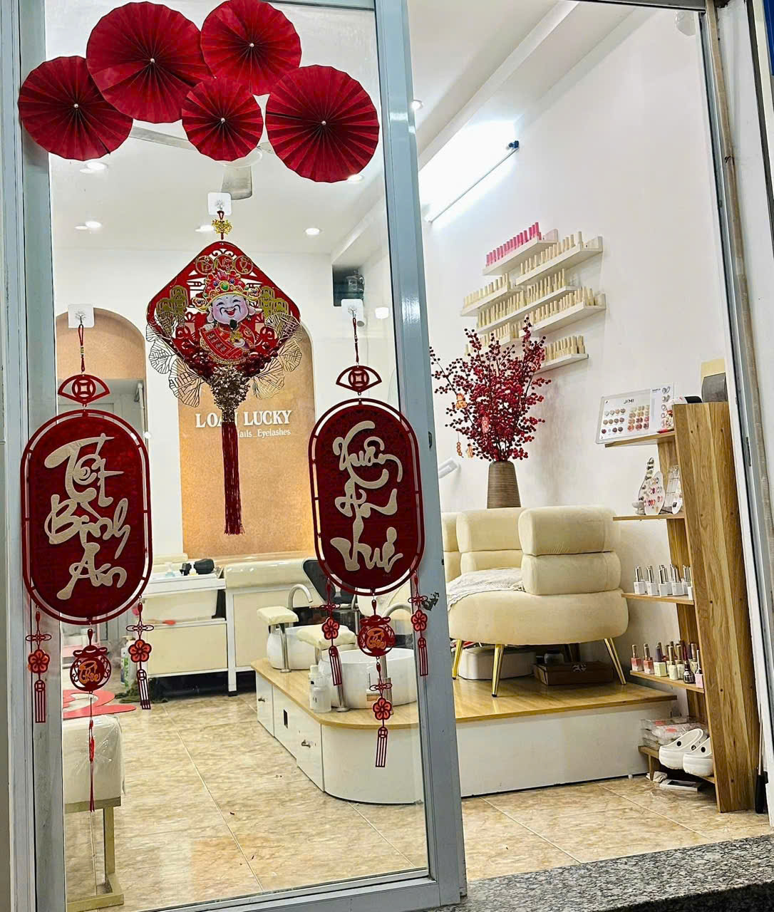 SANG NHƯỢNG TIỆM NAIL  MI GỘI TÂM HUYẾT GIÁ THUÊ MẶT BẰNG CHỈ 5TR TẠI HÀ NỘI