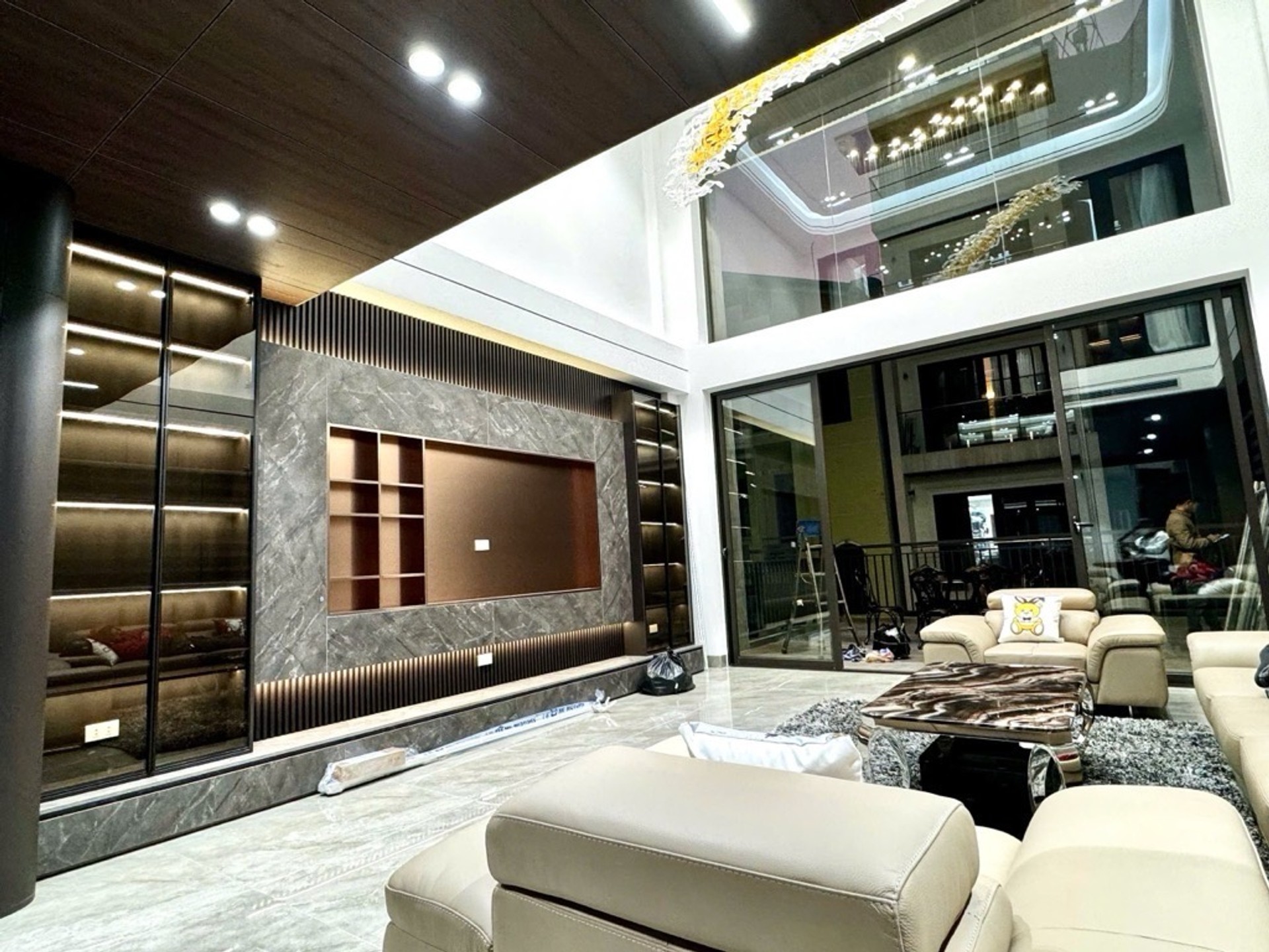 BÁN NHÀ MẶT HỒ BỒ ĐỀ 120M2- 7 TẦNG THANG MÁY- GARA Ô TÔ- HƠN 40 TỶ