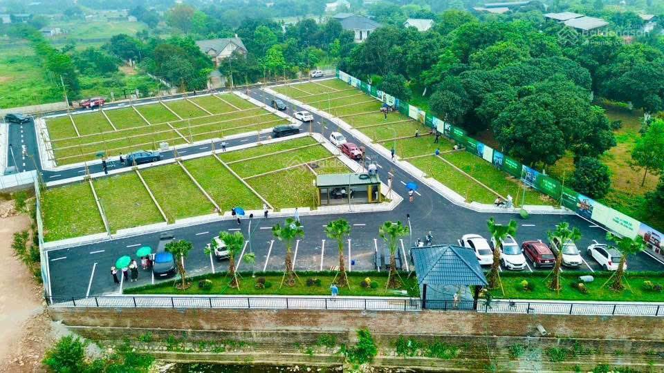 Bán đất cắt lỗ view Hồ Tân Xã Hòa Lạc gần Đại Học Quốc Gia giá chỉ hơn 3 Tỷ