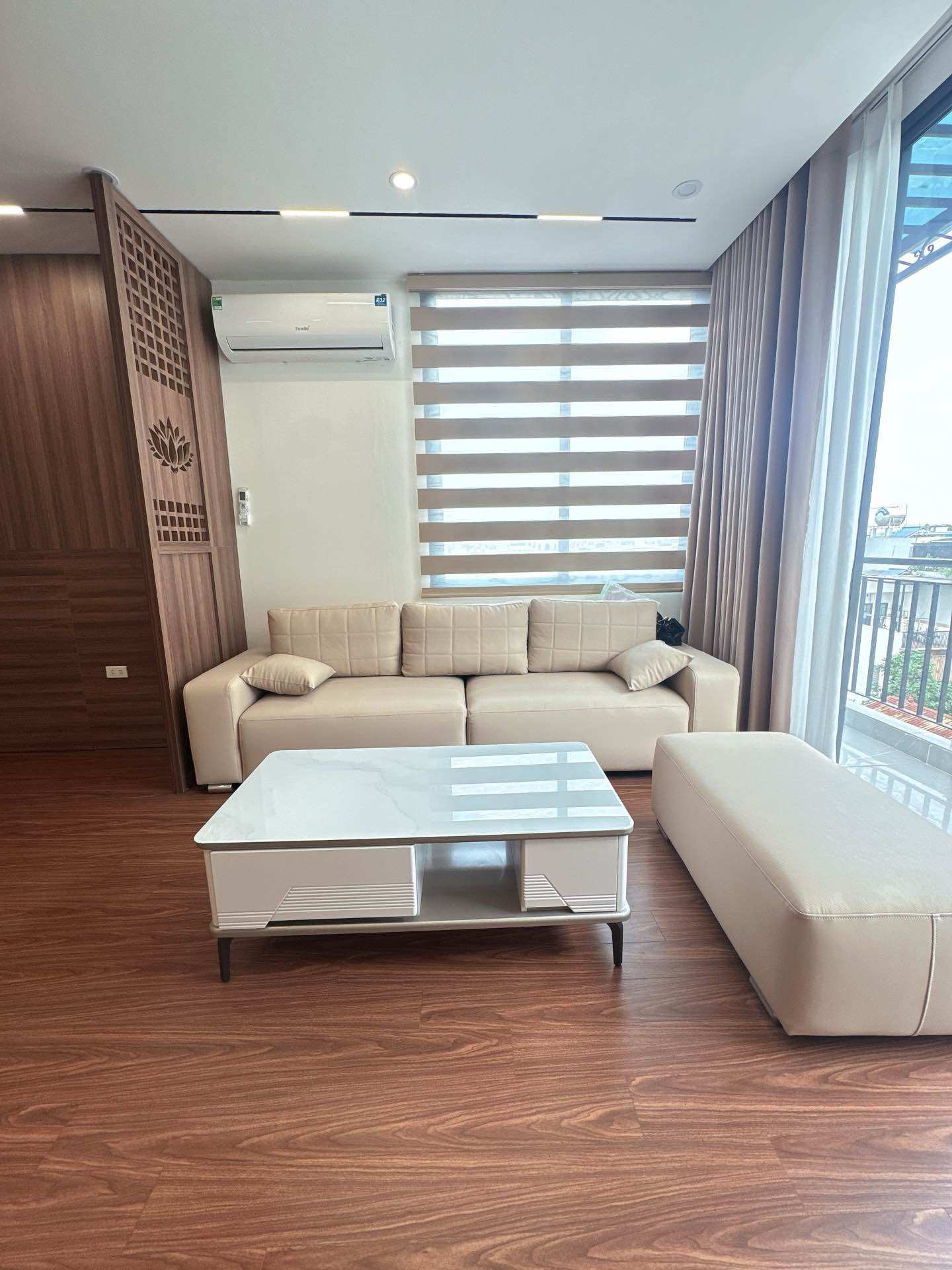 BÁN NHÀ VIỆT HƯNG  7 TẦNG THANG MÁY- Ô TÔ TRÁNH- HƠN 10 TỶ