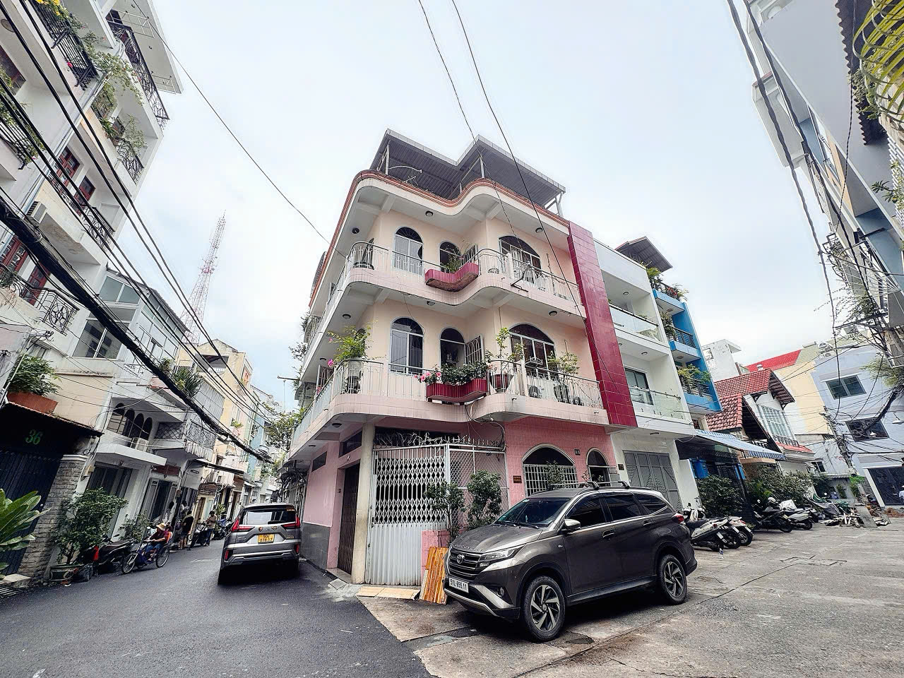 BÁN NHÀ 2 TẦNG THIẾT KẾ BIỆT THỰ MÁI NGÓI – ĐƯỜNG NGUYỄN CẢNH CHÂN, QUẬN 1 – NGANG ĐẸP 6.3M*14M – CHÍNH CHỦ  * LH GIANG GIANG: 093.86.76.685