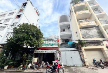 CHÍNH CHỦ BÁN NHÀ 4 TẦNG MẶT TIỀN Đ.NGUYỄN TẤT THÀNH, QUẬN 4 – DT 4M*20M FULL THỔ CƯ – SỔ HỒNG VUÔNG ĐẸP – DÒNG TIỀN ĐỀU 30TR/TH