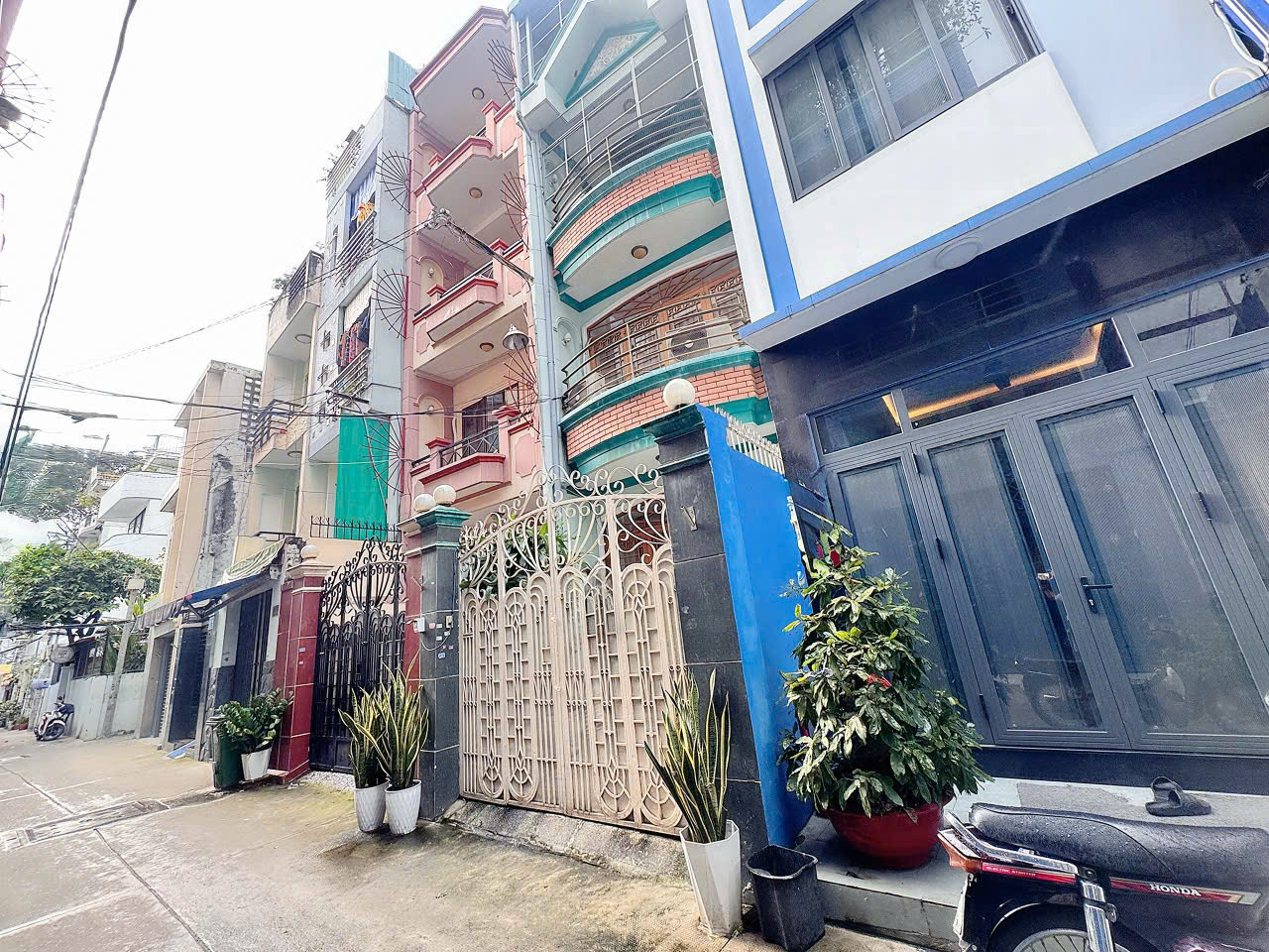 CHÍNH CHỦ 1 ĐỜI CẦN BÁN NHÀ 3 TẦNG HXH Đ.TRẦN QUANG DIỆU, P.NHIÊU LỘC, QUẬN 3 – DT ĐẸP NGANG 5M NỞ HẬU 6,6M*19M* LIÊN HỆ GIANG GIANG: 093.86.76.685