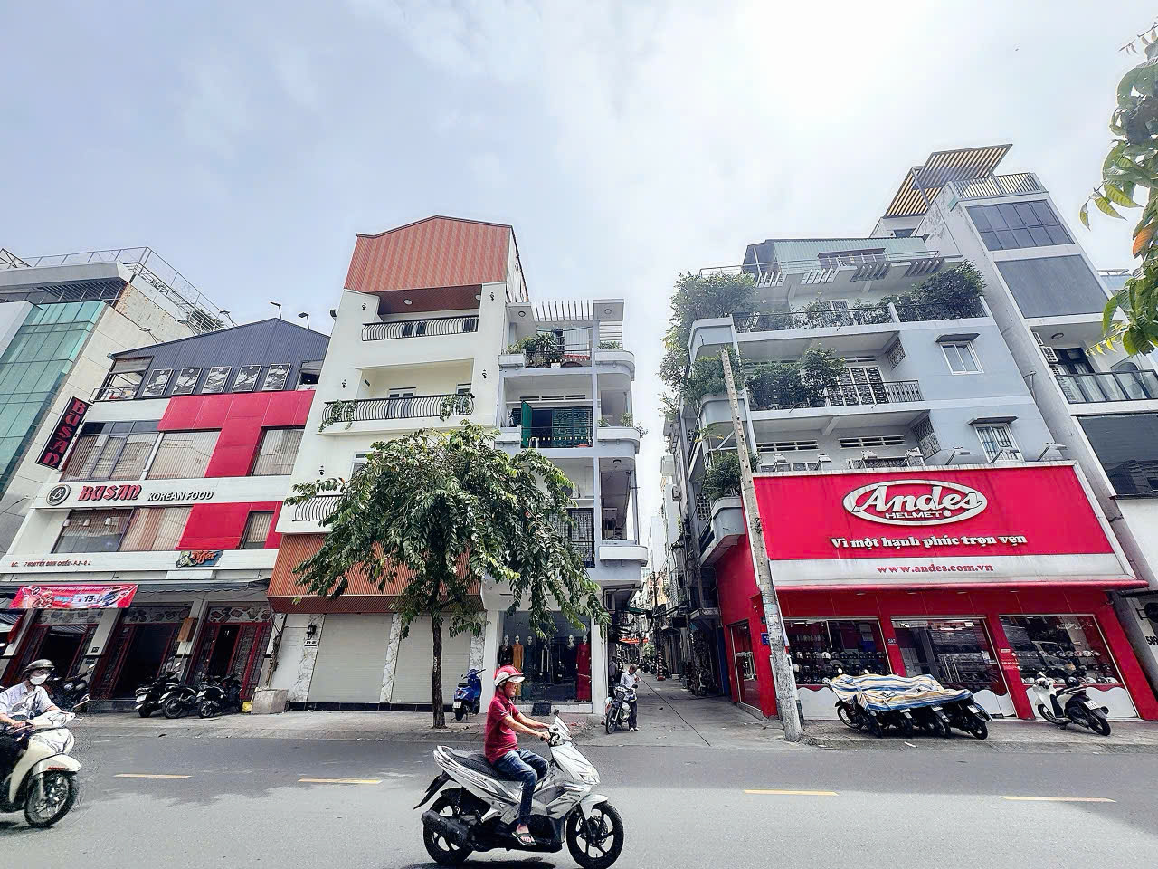 BÁN NHÀ MẶT TIỀN KD Đ.NGUYỄN ĐÌNH CHIỂU ĐOẠN 2 CHIỀU, QUẬN 3 – NGANG HIẾM 6M*10M – SH VUÔNG ĐẸP – CHÍNH CHỦ* LIÊN HỆ GIANG GIANG: 093.86.76.685