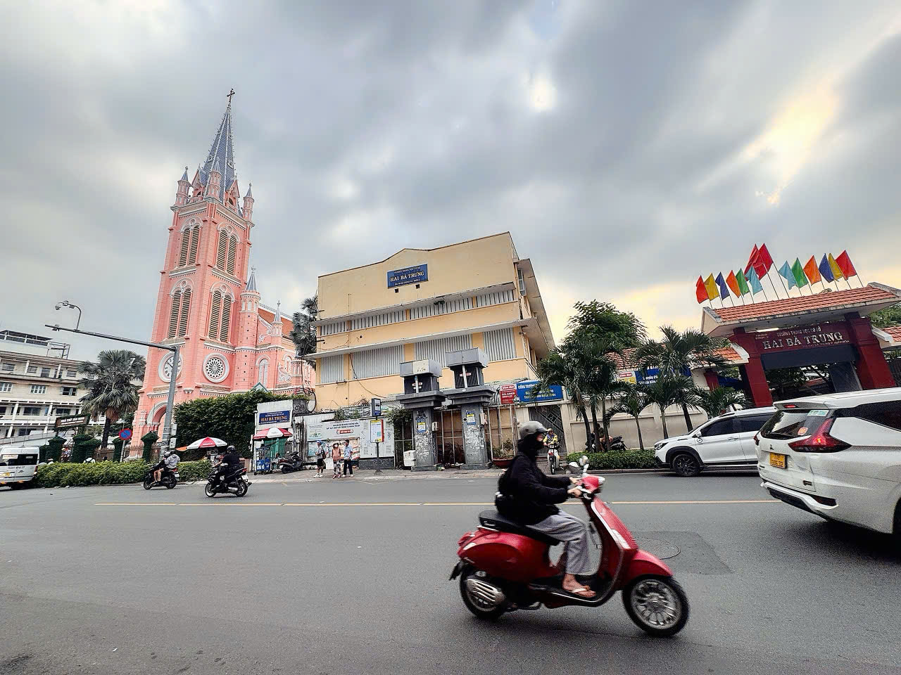 HIẾM – DT 125M2 NGANG 5M NỞ HẬU VUÔNG 7M*32M – MẶT TIỀN HỤT Đ.HAI BÀ TRƯNG, QUẬN 1 – VIEW NHÀ THỜ HỒNG TÂN ĐỊNH SIÊU ĐẸP – GIANG GIANG:0938676685
