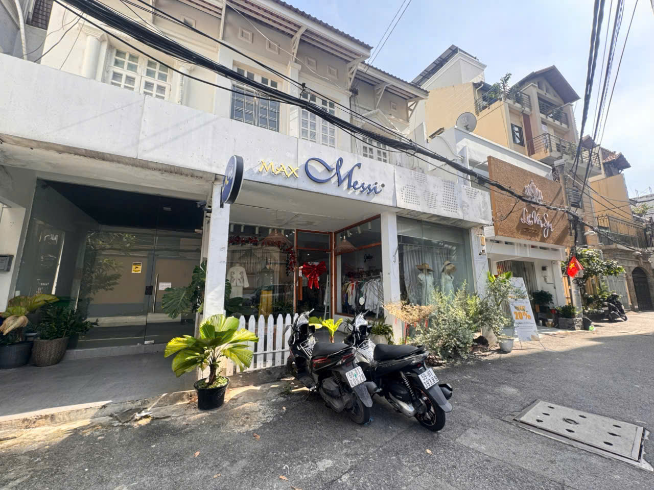BÁN NHÀ 5 TẦNG Đ.NGUYỄN THỊ MINH KHAI, BÊN NGHÉ, QUẬN 1 – DT 160M2 NGANG 6,8M*24M – GIANG GIANG CHÍNH CHỦ 0938676685