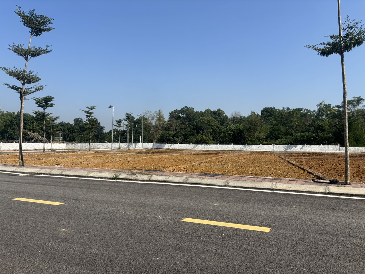 Bán Đất vàng Hòa Lạc, sát đường quốc lộ 21,), sổ đỏ, chỉ nhỉnh 3 tỷ. LH: 0969408828