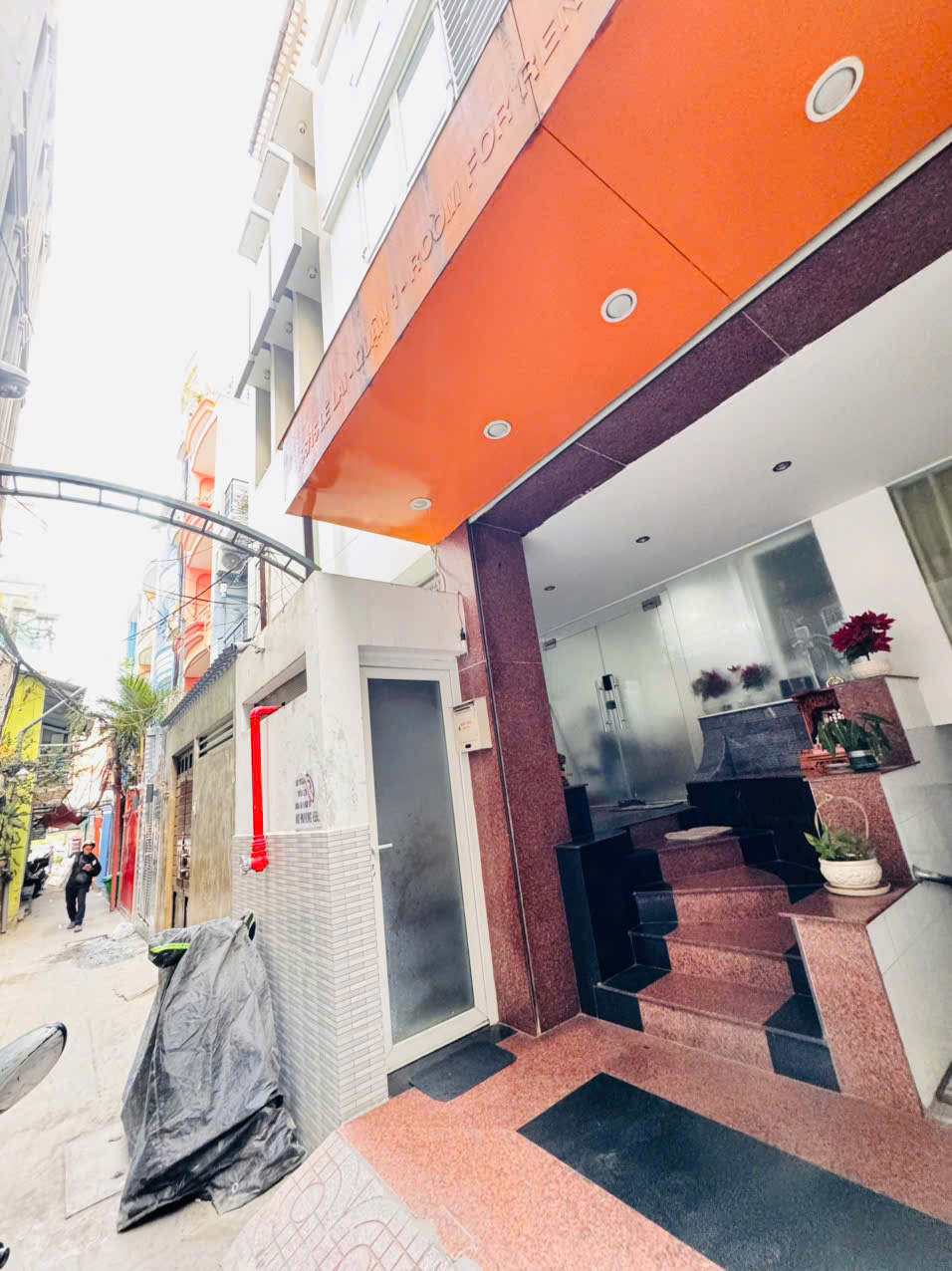BÁN NHÀ 4 TẦNG MẶT TIỀN HẺM Đ.LÊ LAI, P.BẾN THÀNH, QUẬN 1- DT 56M2 SH VUÔNG ĐẸP- CHỈ 15T- CHỦ 1 ĐỜI XƯA- 0938676685 GIANG GIANG