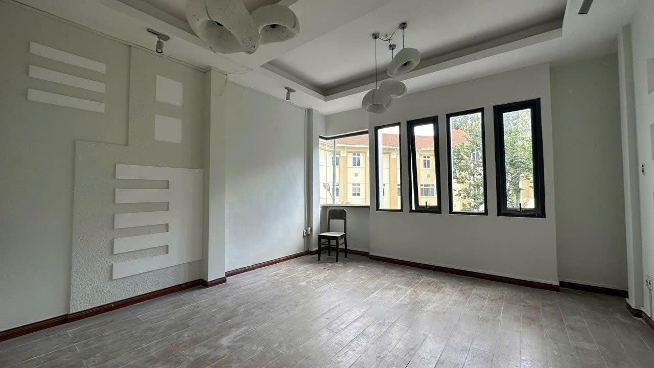 Cho thuê nhà mặt tiền 8 phòng Phạm Ngọc Thạch phường 6 Đà Lạt 24 triệu/tháng