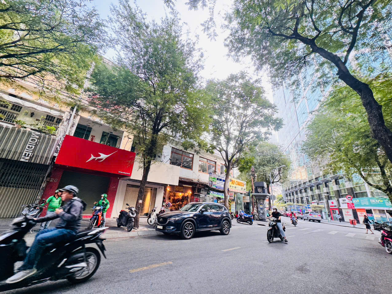 BÁN SHOPHOUSE MẶT TIỀN TÔN THẤT THIỆP, QUẬN 1- HDT ĐỀU 88TR/TH- DT 4,1M*15M SH VUÔNG ĐẸP- 0938676685 GIANG GIANG