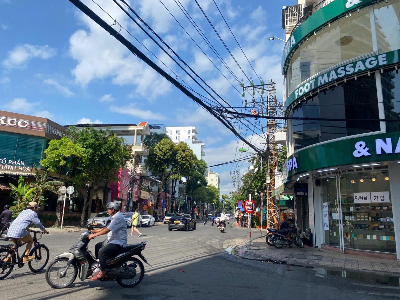 CHO THUÊ NHÀ MẶT TIỀN NGUYỄN THỊ MINH KHAI – TRUNG TÂM NHA TRANG – 50trieeu/th