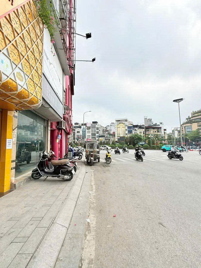 CẦN TÌM CHỦ MỚI CHO "CỰC PHẨM" NHÀ PHỐ XÃ ĐÀN, 28M X 7 TẦNG, THANG MÁY, NGÕ NÔNG, TIỆN ÍCH ĐÀY ĐỦ