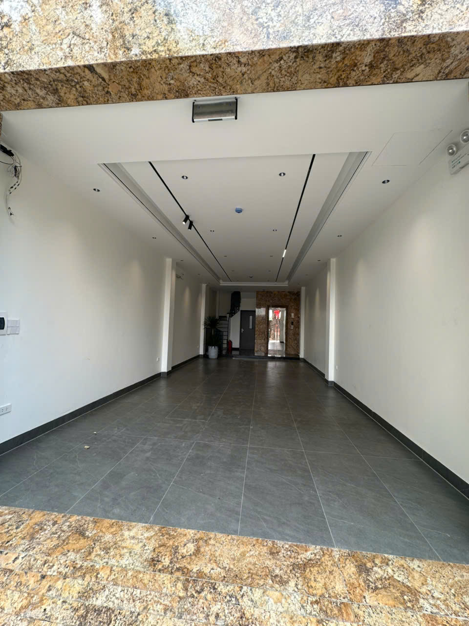TOÀ NHÀ ĐẸP NHẤT TẠI X2B, LÔ GÓC ,VIEW HỒ, Ô TÔ CHÁNH, THANG MAY, KINH DOANH TỐT, 80M2, GIÁ nhỉnh 35tỷ