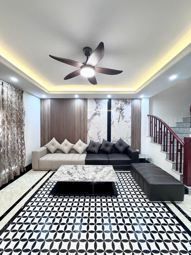 ✨ SIÊU PHẨM NHÀ PHỐ THẠCH BÀN – TRUNG TÂM CỔ LINH ✨
