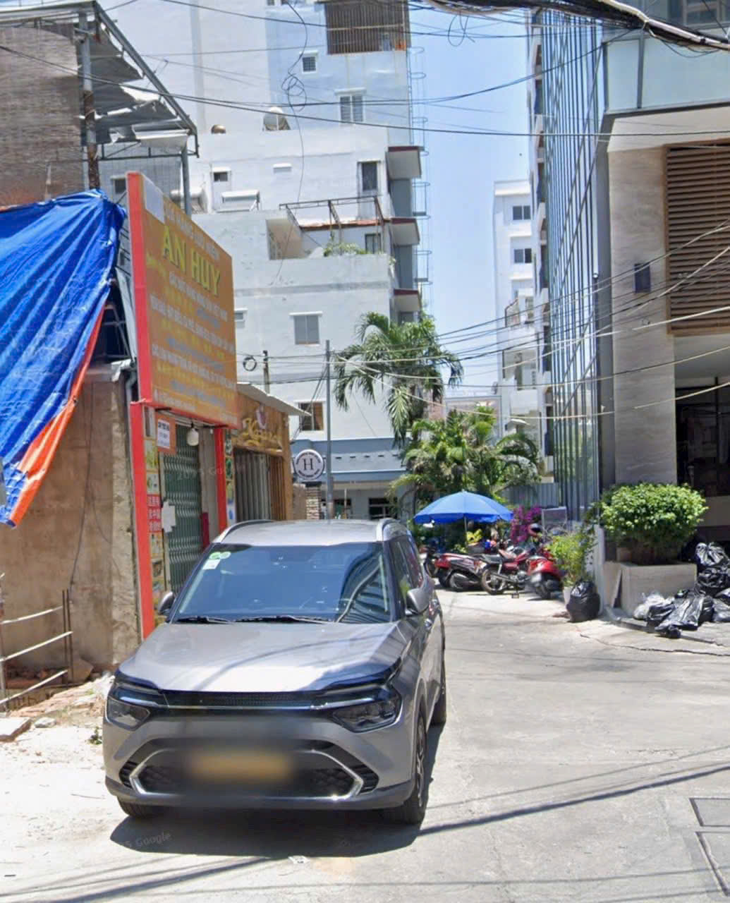 Bán đất khu phố tây quân trấn đường Hùng Vương – Nha Trang , cách biển 300m
Dt : 226m2 ngang 7,3m –  
Giá bán : 33 tỷ 
Lh : 0905.724.084 Ngọc Bích Land