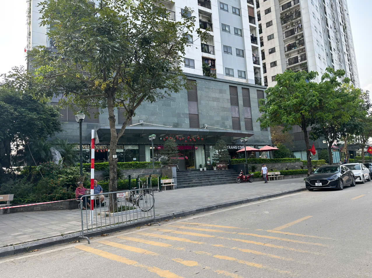 CỰC HIẾM: X2A YÊN SỞ -NHÀ 5 TẦNG VIEW CÔNG VIÊN – PHÂN LÔ Ô TÔ TRÁNH – 65m2 -mặt tiền 5m -Giá 21tỷ