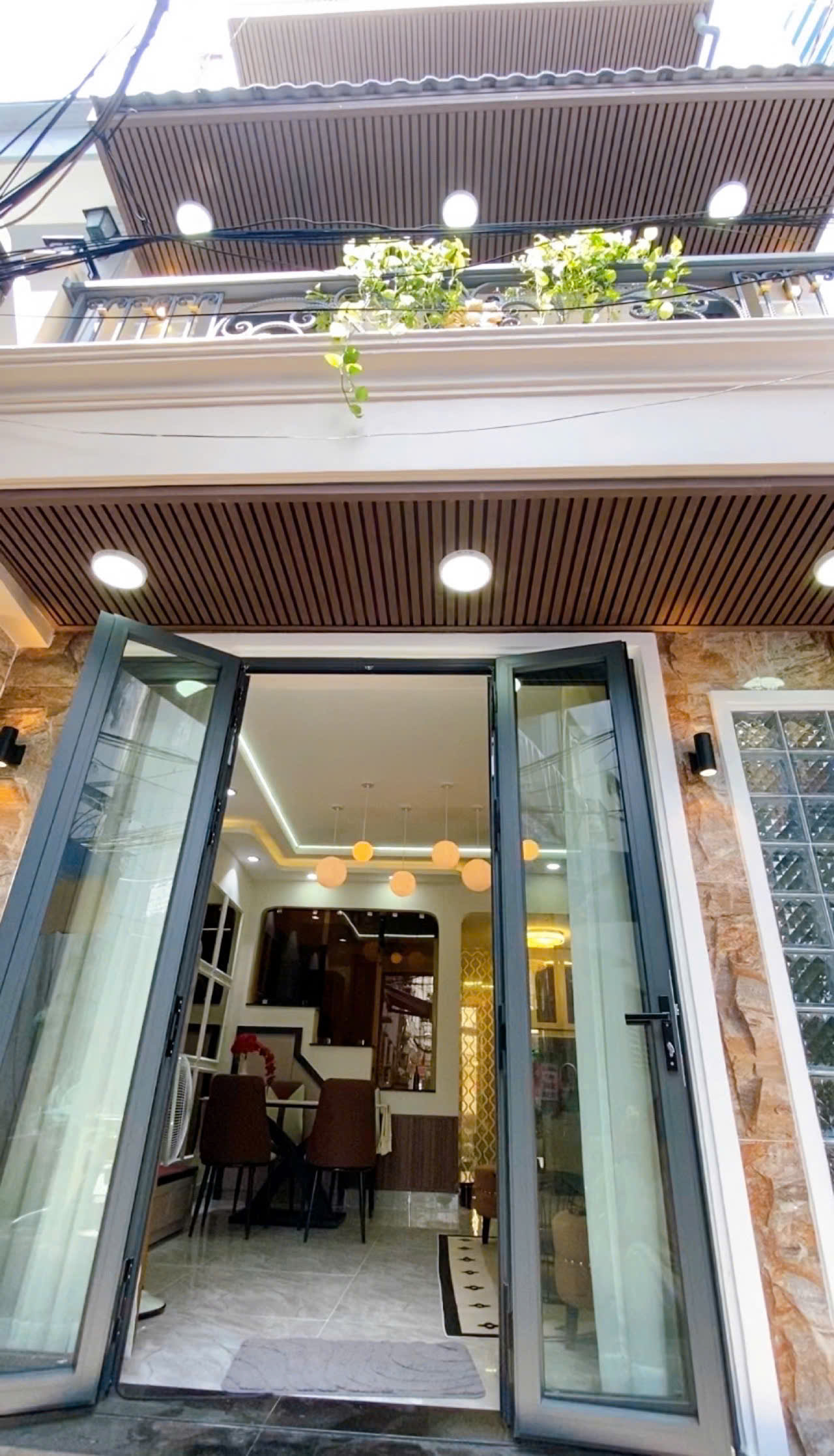 Bán nhà mới Huỳnh Văn Bánh – QUẬN PHÚ NHUẬN – 4.3 x 6.5 m – 3 Tầng – 5.99 tỷ