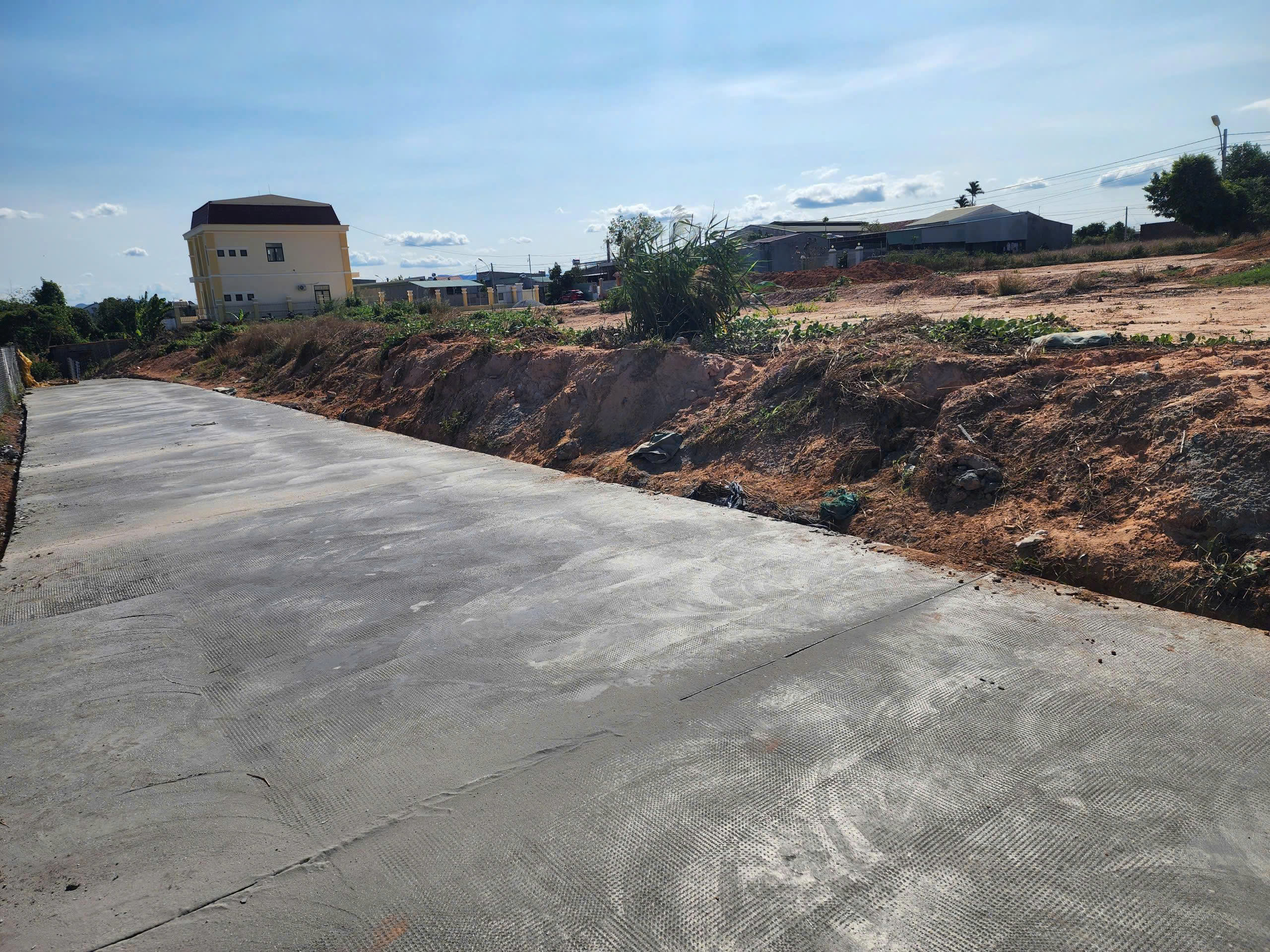 LÔ ĐẤT HIẾM ĐÃ TÁCH 9 THỬA, FULL THỔ CƯ, PHÙ HỢP ĐẦU TƯ CHIA KHAI THÁC